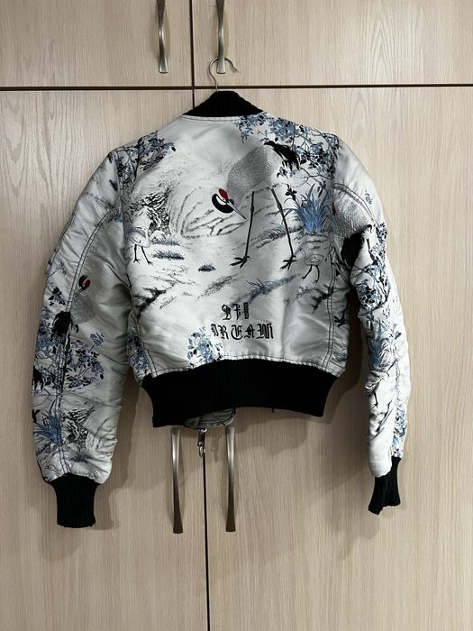 Бомбер куртка diesel