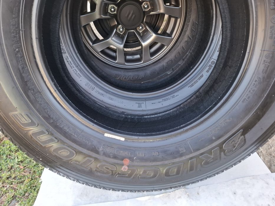 Шины  Bridgestone 195/80 R15 Сузуки Джимни