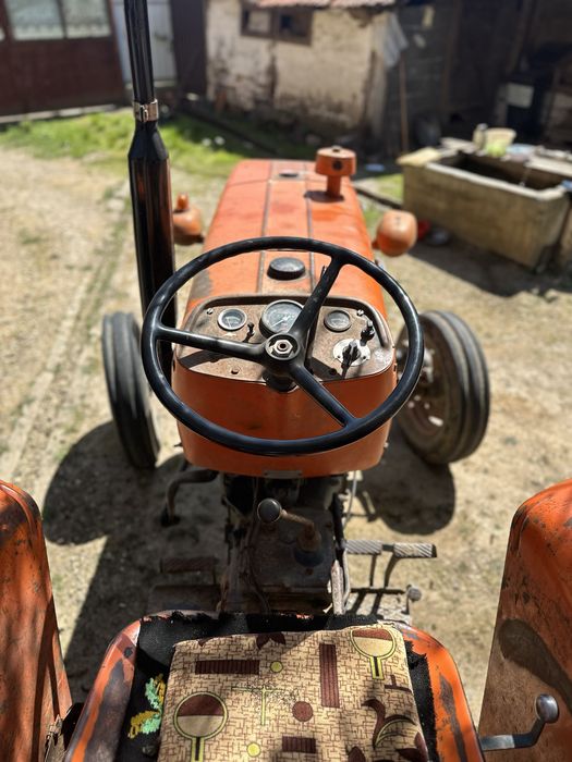 Vand Tractor Fiat 415 + un set de roti legumicole