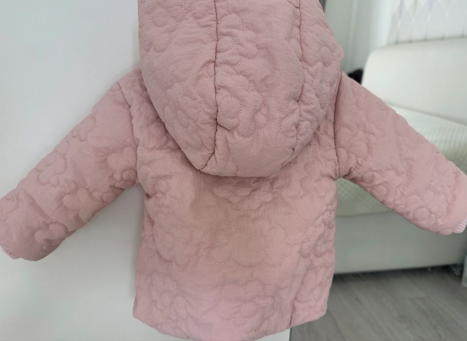 Продам куртку на весну на девочку