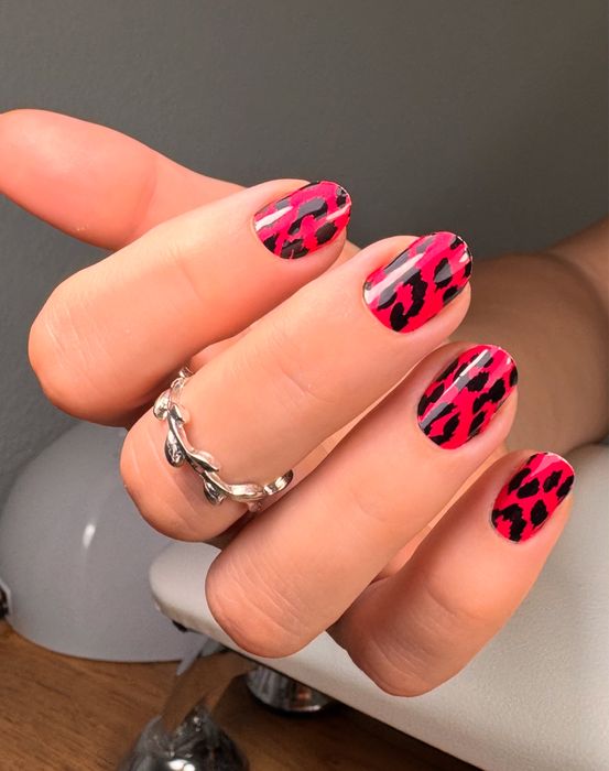 Маникюр, педикюр. Парковая116