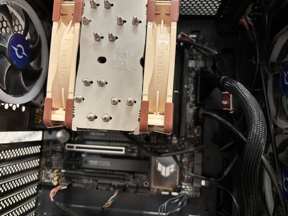 Procesor Ryzen 7950X + placa baza Asus B650M + wifi