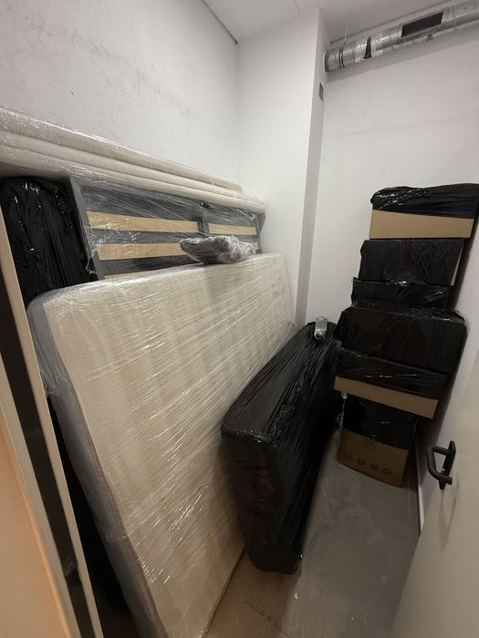 Transport mobila marfa moto utilaje relocari mutari depozitare self storage camion duba cu lift si liza traspalet