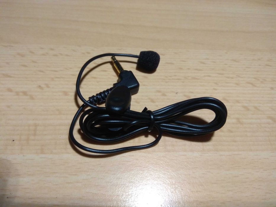 Микрофон тип брошка за авто плейър или компютър