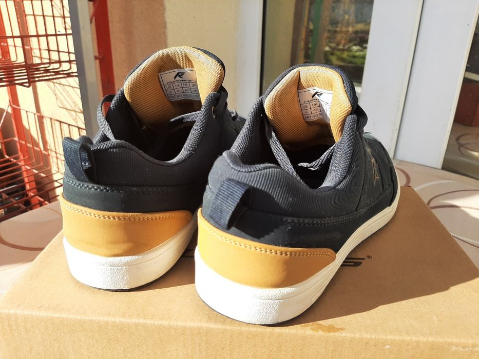 Runners  обувки 40