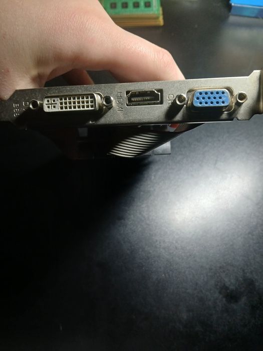 Видеокарта G210 1гб