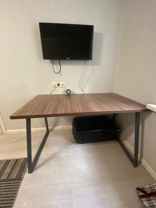 Гостиный стол продам