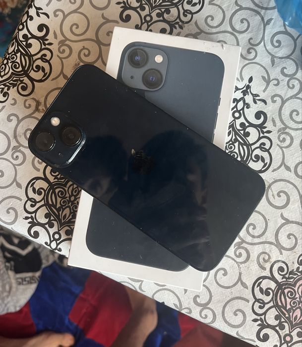 Продам Iphone 13