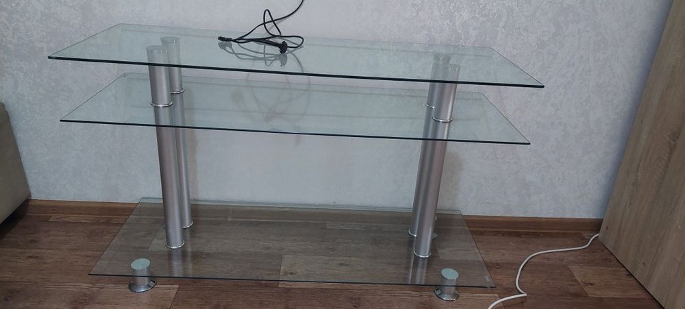 Продам Стелянная тумба под TV