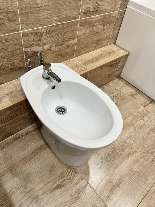 Продам биде б/у.