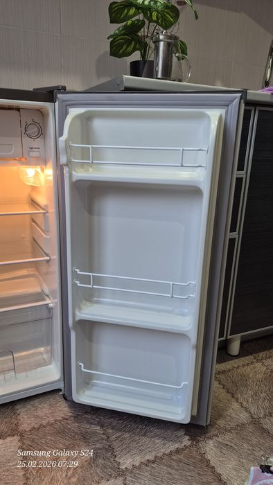 Новый холодильник 73L