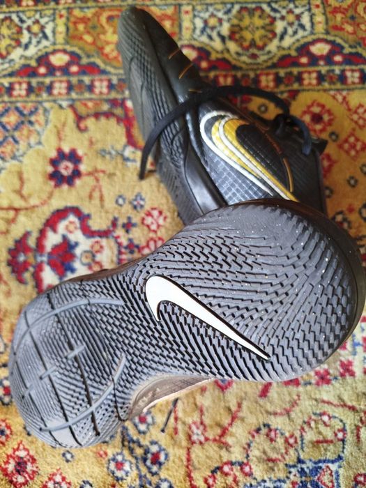 футболни маратонки NIKE номер 36.5