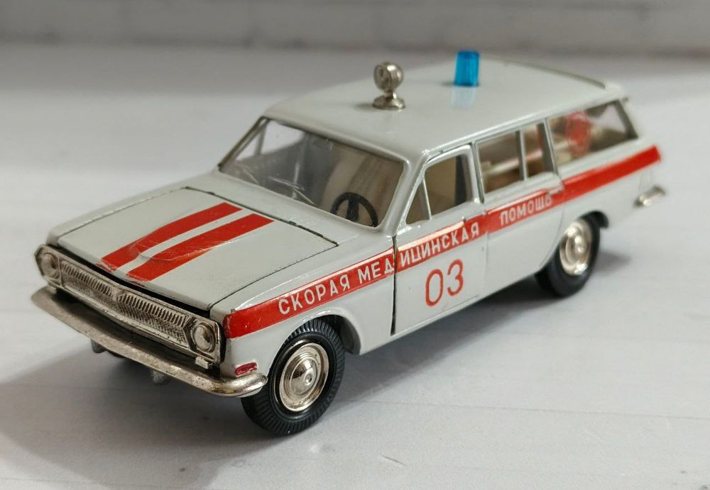 Продам советские модели автомашин в масштабе 1/43. Металлические.