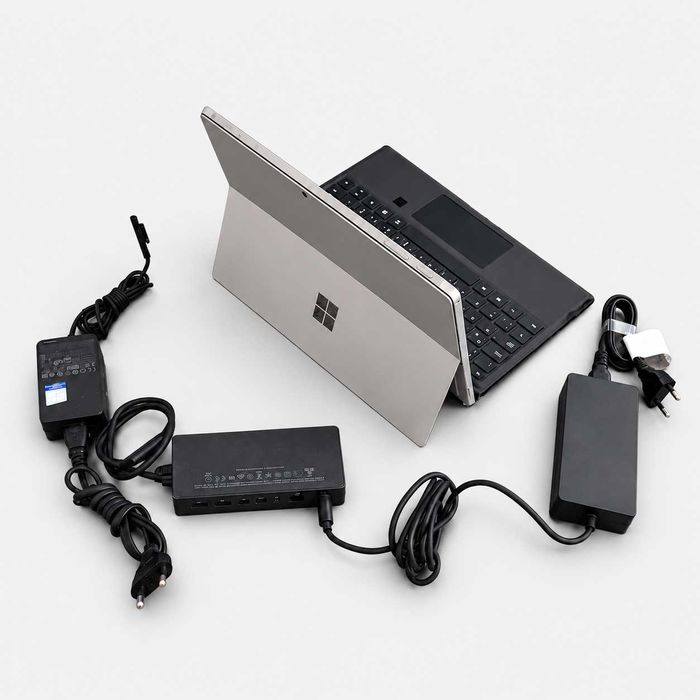 Tableta Microsoft Surface Pro 7, Ecran tactil de 12,3", i7-1065G7, 16 GB RAM, SSD 256 GB, 12,3" + Tastatura +Surface Dock