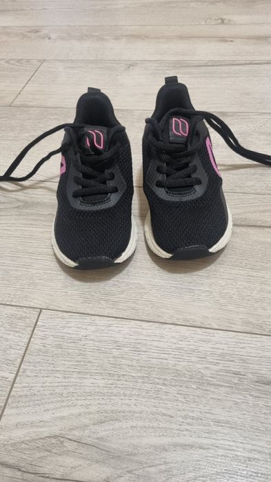 Кроссовки для девочек