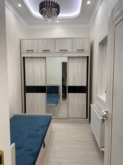 Sergeli 4-metro oldi 2/3/7 40m² boʻlgan yangi kvartira ijaraga berila