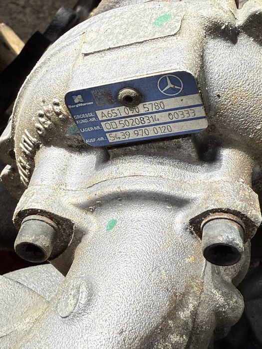 Части за mercedes C220 C250 E220 E250 дюзи , компресер ,EGR , bi tyrbo