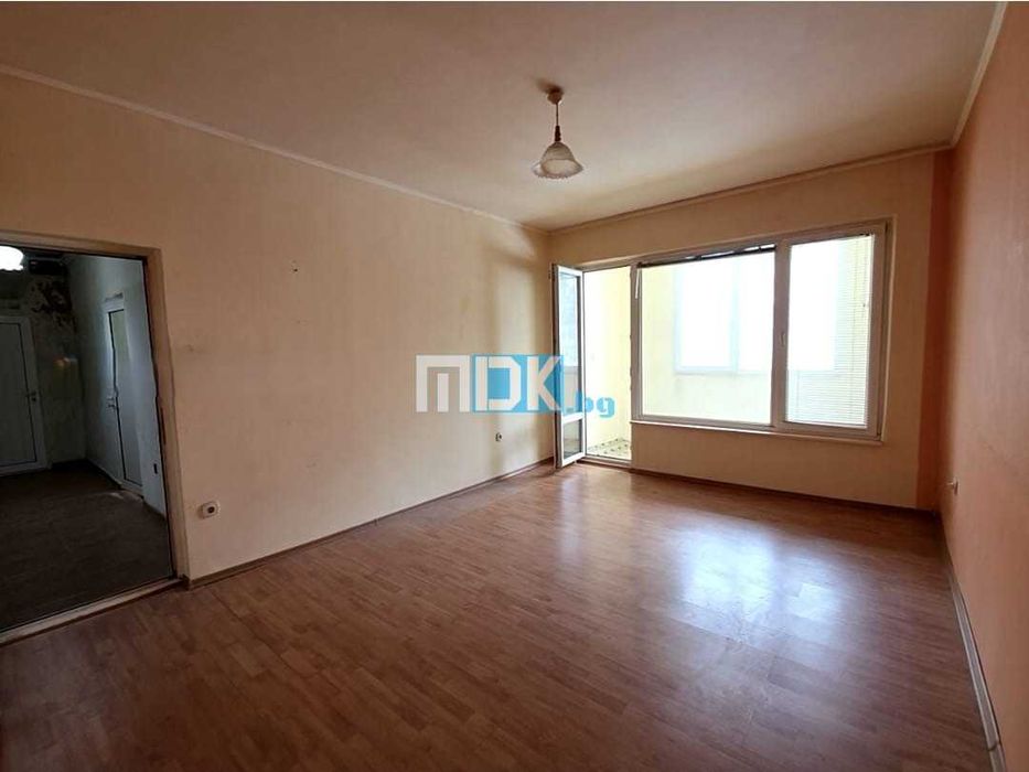 Голям 3-стаен среден етаж Въстанически