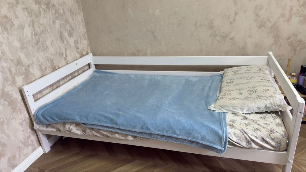 Продам кровать детскую