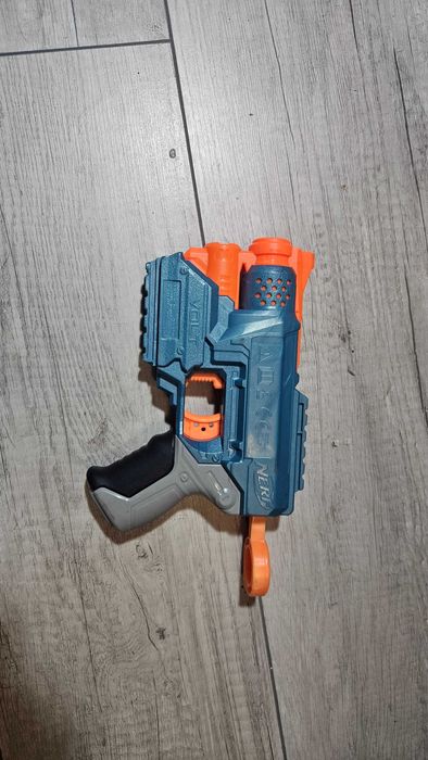 Nerf Elite 2.0 - 4 броя бластера + жилетка