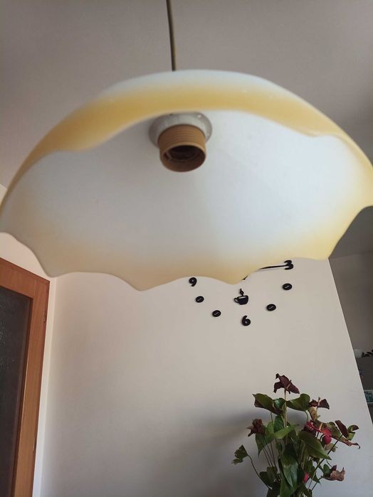 Употребяван абажур със стъклен плафон - Отлично състояние, изгодно