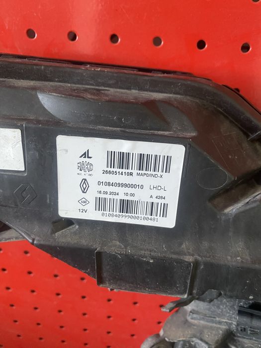 Lumina de zi led stanga fata Renault Clio 5 Facelift