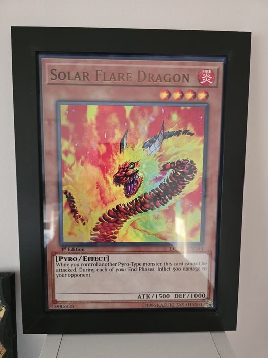 Югио (Yu-Gi-Oh!) Арт в Стилна Черна Рамка със Стъкло – 25x34 см