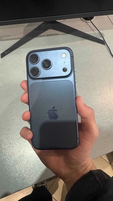 iPhone 17 Pro 256GB Deep Blue