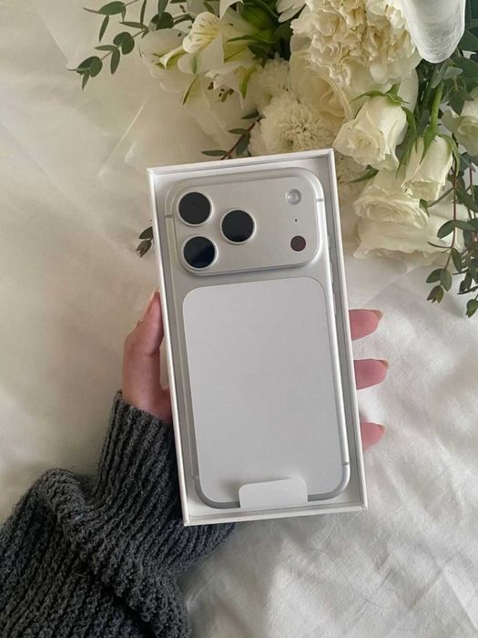 iPhone 17 Pro Max smartfon maxsuloti