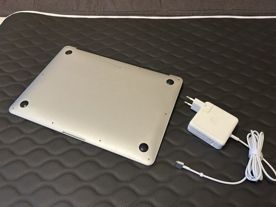 Macbook air 13 A1466 (Early 2014) baterie 91 cicluri