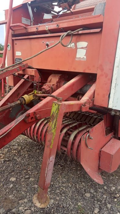 Presă baloți rotunzi plasă Claas Rollant 46