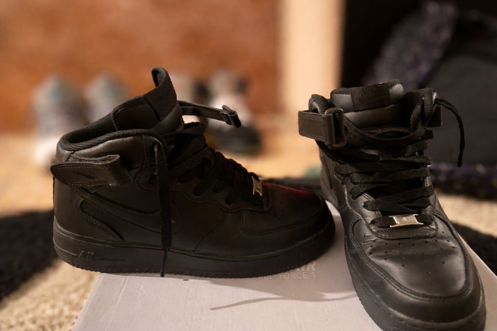 Air force 1 black mid