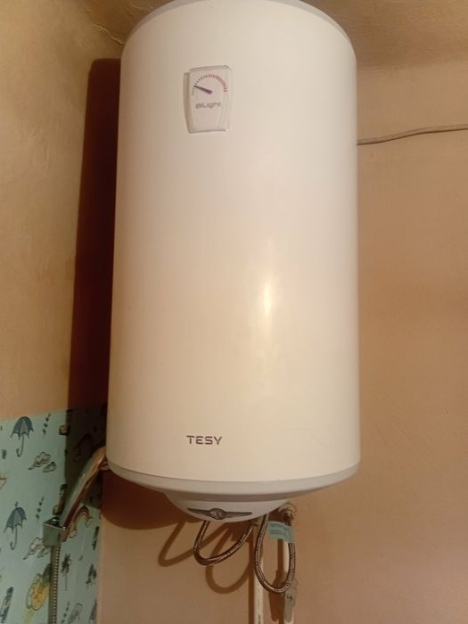 Vând boiler electric 100 L 400 lei