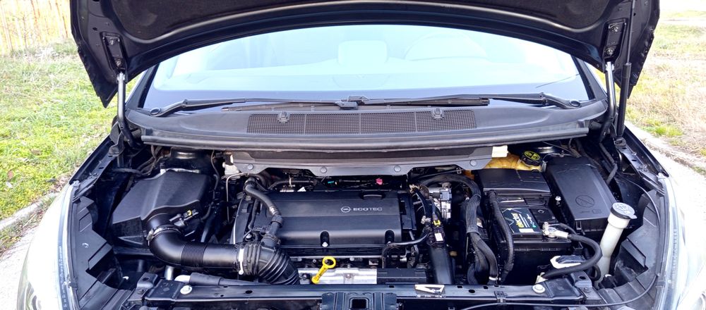 Opel Zafira 1.6 EcoM Turbo Navy Tourer-бенз/газ Нов внос Italia