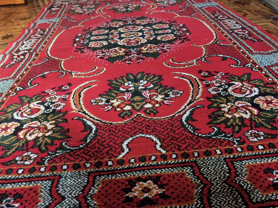 Продаются ковры в хорошем состоянии каждый по 200 000сум