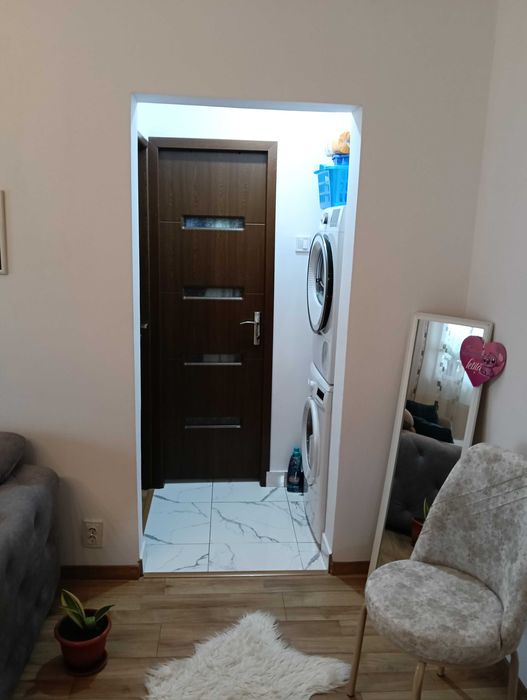Apartament 3 camere la etajul 2