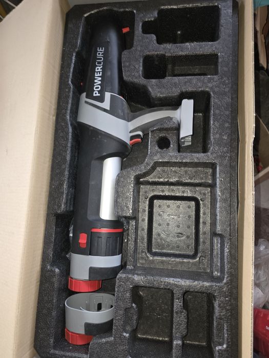 Пистолет за лепене на авто стъкла,sika