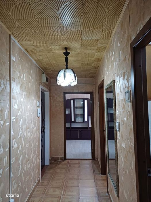 Vand apartament cu 2 camere decomandate