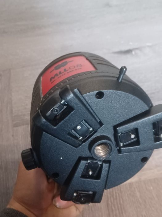 Nivela laser wurth MLL08 un instrument profesional  de măsurare și aliniere pentru construcții și amenajări interioare