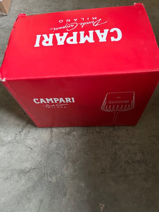 Vand 9 pahare campari