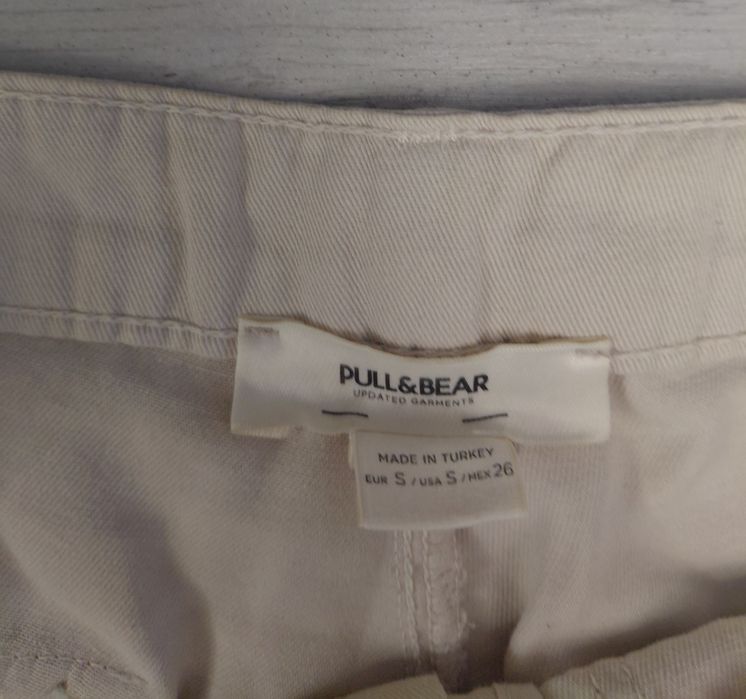 Pantaloni crem cu buzunare - Pull&Bear