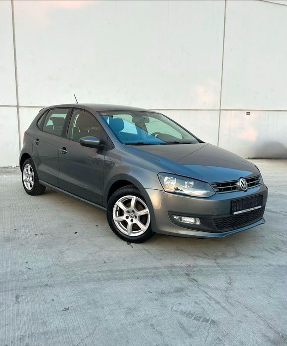 VOLKSWAGEN Polo 2012