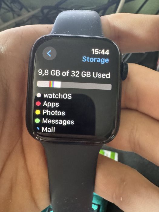 Apple Watch SE (2nd gen) midnight aluminium