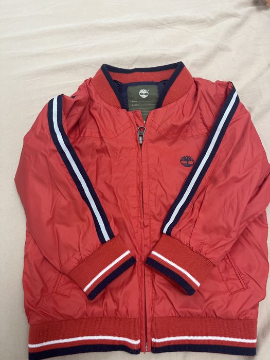 Jacheta noua fara eticheta!! Nu este purtata!!