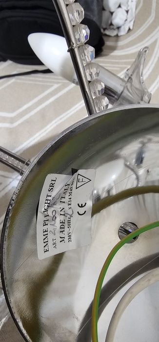 Продам люстру и два бра