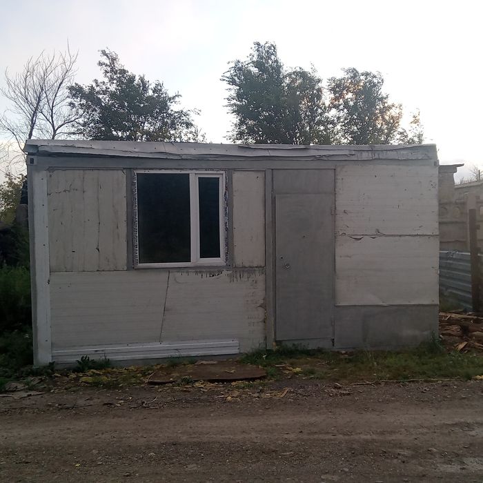 Продаю бытовку..