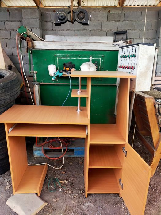 Продам компьютерный стол