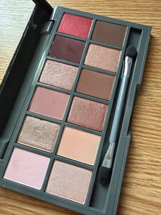 Paleta de farduri Alix Avien