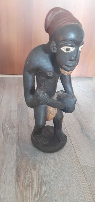 aфриканска дървена фигура от боабаб