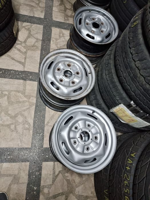 Ford 16 цола джанти за бус Перфектно състояние.. Замъка Ямбол.